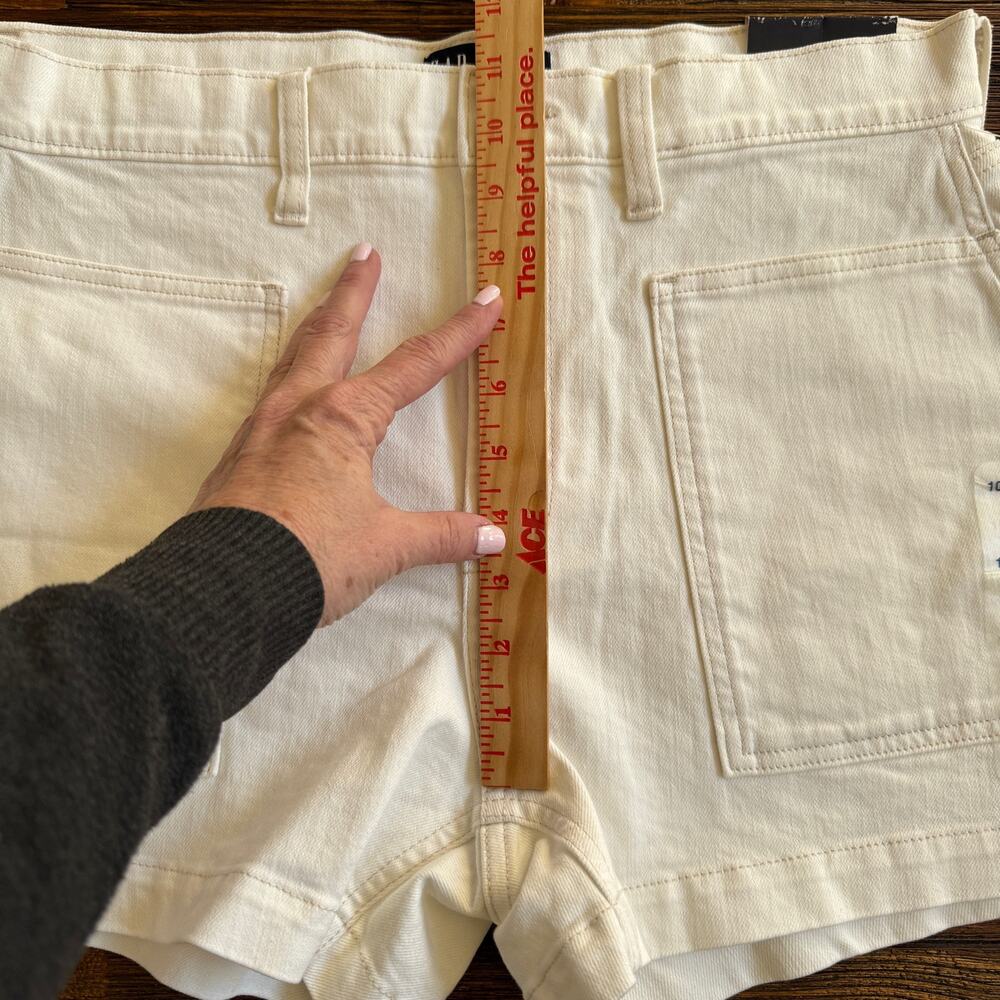 Gap High Rise Stride Shorts Size 10 / 30 Off White Denim NEW NWT Flat Front - Picture 10 of 10
